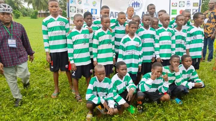 Raphael Akowe Foundation donates football kits to schools Rapael Akowe Foundation-donation