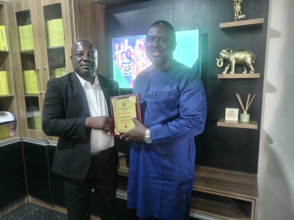Barr. Edeh receives Meritorious Award, commend FCT SWAN Chidoka-Barr-Edeh