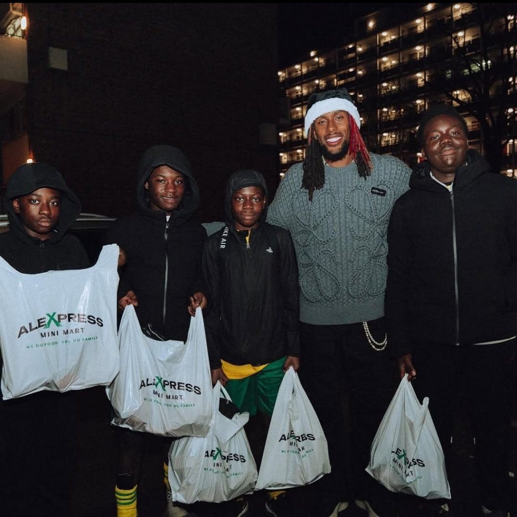 Xmas: Iwobi Gives Out To Less Privileged In London