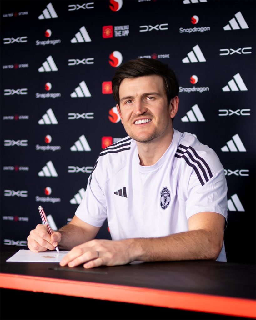 Maguire pens contract extension at Manchester United